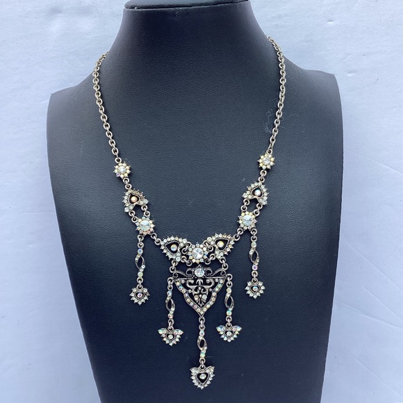 Necklace - Picture 1 of 6